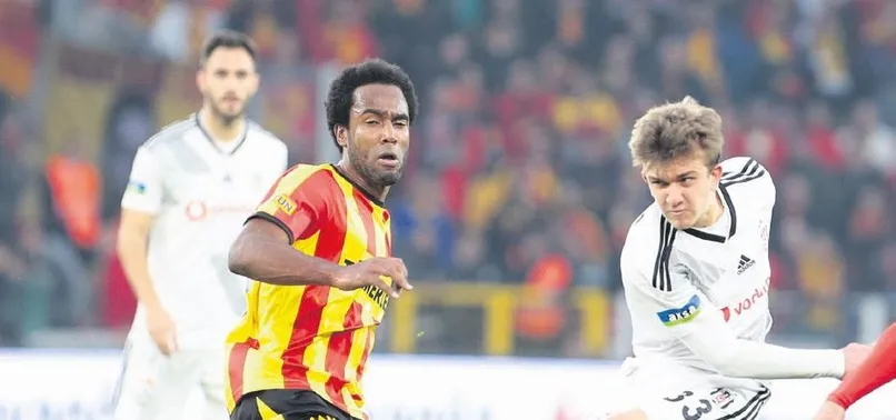 18 yaşındaki Rıdvan büyük alkış aldı
