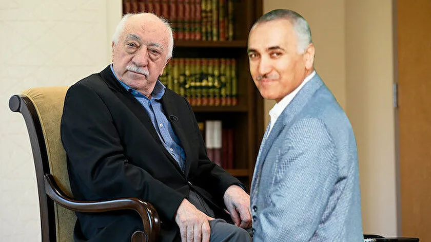 1784440235274.jpg Adil Öksüz'ün evinde ele geçirilen bir kitaptaki parmak izi de sorgulandı. (ahaber.com.tr)