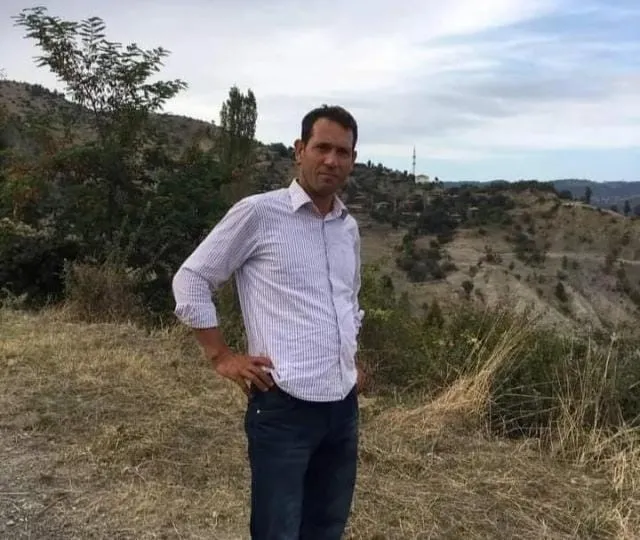 kesik-bas-cinayetinde-gelisme-yasak-ask-detayi-ortaya-cikti-gunlerdir-araniyordu-2-km-uzaklikta-bulundu-1715244988152.jpg Kesik baş cinayetinde gelişme! 'Yasak aşk' detayı ortaya çıktı: Günlerdir aranıyordu, 2 km uzaklıkta bulundu - 4