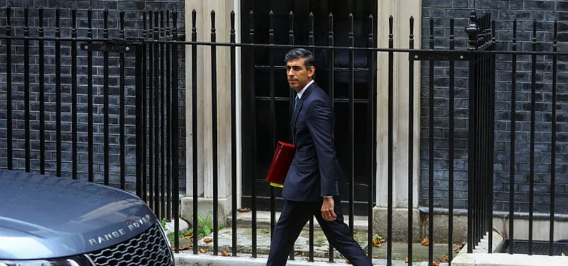 İngiltere'nin Hint kökenli başkanı Rishi Sunak bir ilke imza attı! Monarktan daha zengin