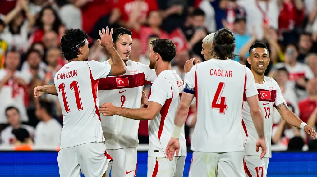 Deniz Gül sahnede! Millilerden üçüncü gol