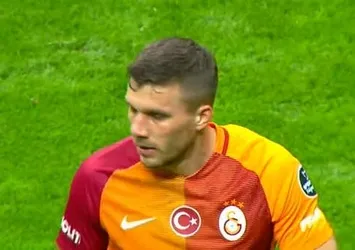 Podolski'nin formasındaki dikkat çeken ayrıntı!