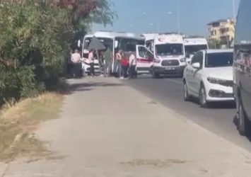 Antalya’da tur midibüsleri çarpıştı