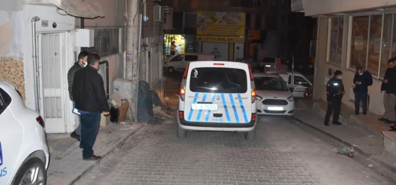 İzmir'de korkunç olay! Yaşlı adam kendisini uyaran komşusunu kurşun yağmuruna tuttu!