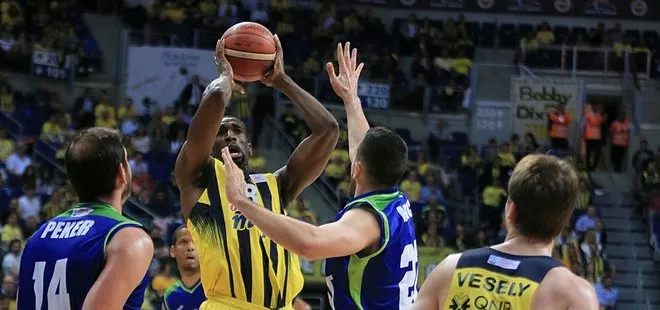 Fenerbahçe, TOFAŞ’ı mağlup ederek seride öne geçti