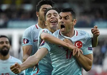 İtalyanlar Emre Mor'u öve öve bitiremedi