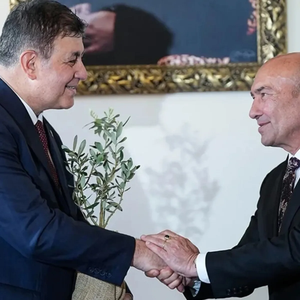 CHP'li eski ve yeni başkanların yolsuzluk kavgası: Hırsızlık mı itibar suikastı mı?