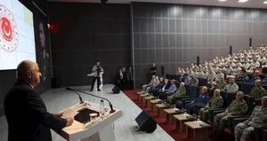 Bakan Güler’den Mehmetçik’e ziyaret!