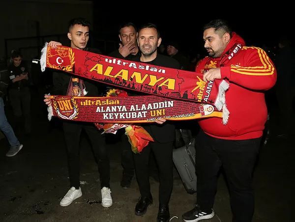 okan-buruktan-flas-transfer-aciklamasi-1673988873486.jpg Okan Buruk'tan flaş transfer açıklaması - 1