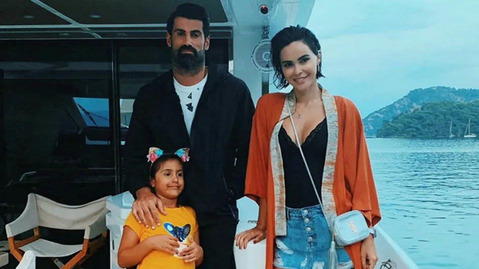Volkan Demirel’in eşi Zeynep Demirel kıskançlık krizine girdi, ortalık karıştı