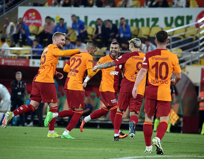 galatasaray-yildizlariyla-farka-kostu-alanyada-baris-alper-yilmaz-resitali-1713208207846.jpg