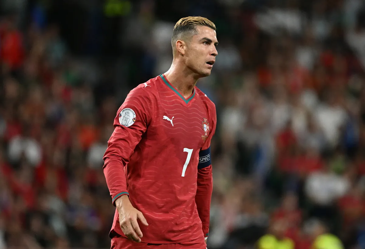 cristiano-ronaldodan-milli-takim-aciklamasi-jesus-iki-kez-sozunu-tutmadi-1791314895149.jpg Cristiano Ronaldo Portekiz formasıyla (AA)