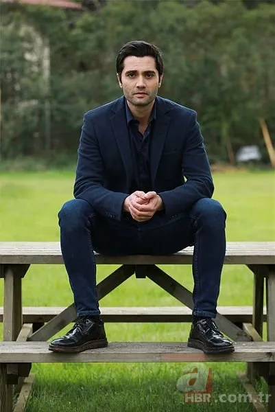 Kırmızı Oda dizisinin Manolya hocası Binnur Kaya yaşıyla olay oldu! Meğer… 24