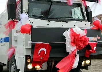 Bingöl'de TOMA gelin arabası oldu