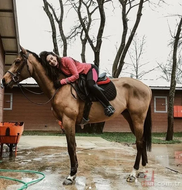 Hercai’nin Reyyan’ı Ebru Şahin fotoğraflarıyla sosyal medyayı salladı