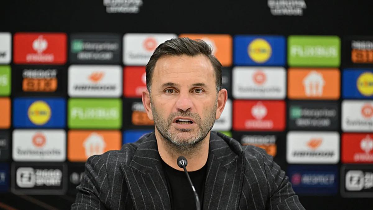 Galatasaray'da yaprak dökümü! Buruk'tan 3 isme neşter