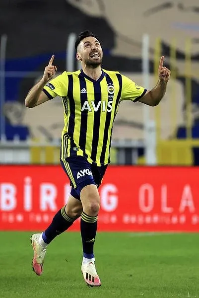 ozel-haber-sinan-gumus-antalya-yolunda-5-6-sene-sonra-donebilirim-demisti-1643901990639.jpeg Son dakika: Sinan Gümüş Antalyaspor'a gidiyor! ''5-6 sene sonra dönebilirim'' demişti ama... - 3