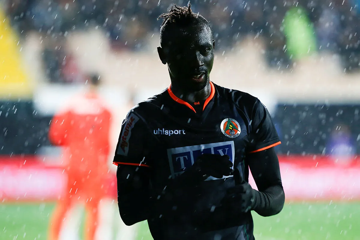 Beşiktaş Alanyaspor'un golcüsü Papiss Cisse için pazarlık masasında