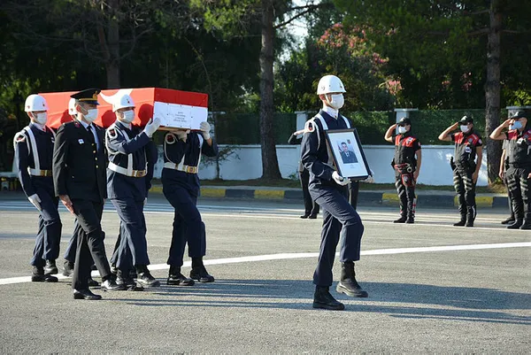 Giresun'daki selde şehit olan Uzman Çavuş Onur Kıran için tören düzenlendi - 3