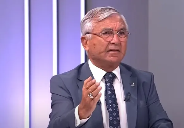 İzmirli akademisyenin Tunç Soyer’e isyanı: Sen kimsin ulan Türk’ün atasına sövüyorsun?