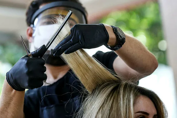 Kademeli normalleşmede mesai saatleri belli oldu! Kim ne kadar çalışacak?