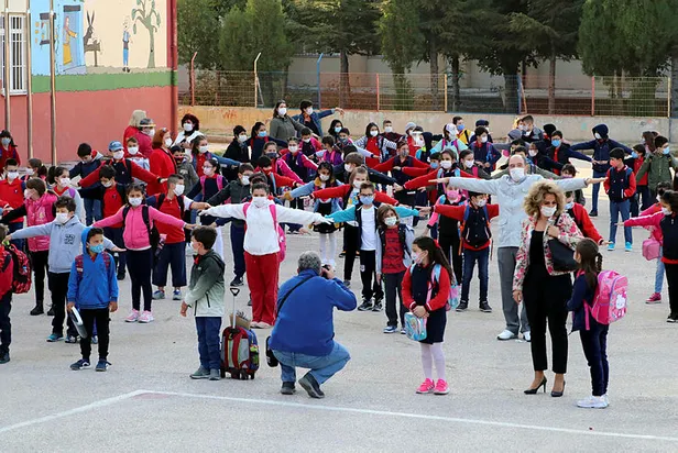 Resmi açıklama: Pazartesi okullar açılacak mı? İstanbul ve Ankara’da 1 Mart’ta yüz yüze eğitim olacak mı?