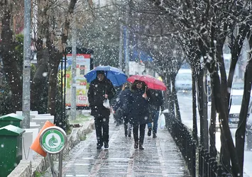 Edirne'de kar yağışı başladı