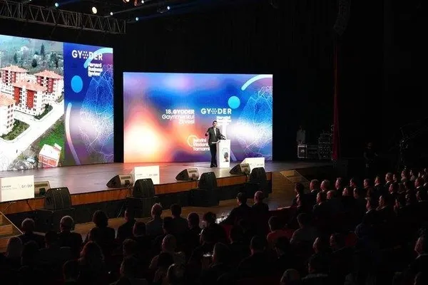 ak-parti-istanbul-milletvekili-murat-kurumdan-kentsel-donusum-ve-kudus-mesaji-1698325523392.jpeg AK Parti İstanbul Milletvekili Murat Kurum’dan 18. GYODER Gayrimenkul Zirvesi'nde kentsel dönüşüm ve Kudüs mesajı - 3