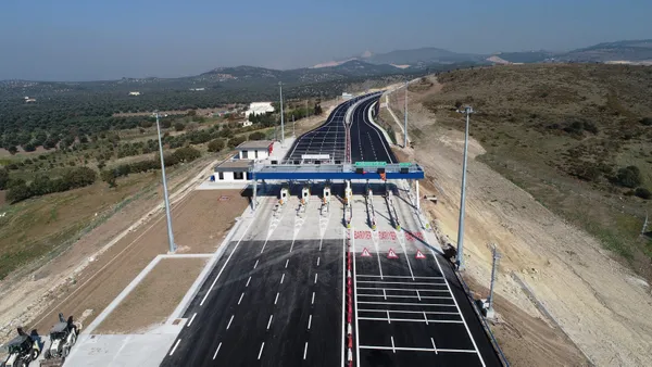 Menemen-Aliağa-Çandarlı Otoyolu açılıyor! 1.5 saatlik 40 dakikaya düşecek