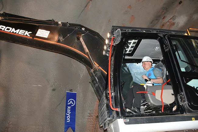 Ulaştırma ve Altyapı Bakanı Adil Karaismailoğlu: Ankara-Bursa ve Bursa-İstanbul arası 2 saat 15 dakika olacak