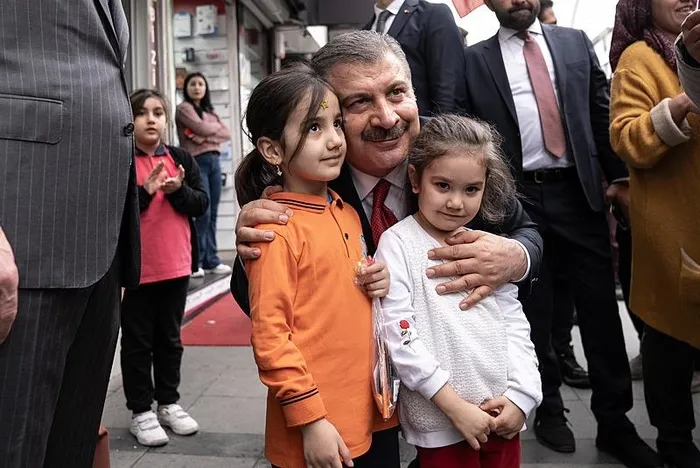 saglik-bakani-kocadan-losemi-hastalarinin-yatak-talebine-net-mesaj-kimsenin-istismar-etmeye-hakki-yok-1711659667727.jpeg Sağlık Bakanı Koca'dan lösemi hastalarının yatak talebine net mesaj: Kimsenin istismar etmeye hakkı yok - 6