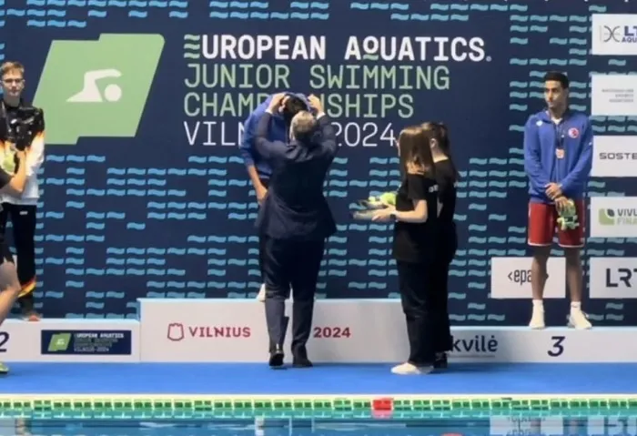Avrupa Gençler Yüzme Şampiyonası’nda Türkiye’den dünya rekoru! Kuzey Tunçelli üst üste 2. kez şampiyon oldu