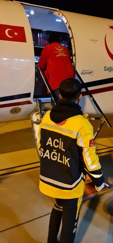 ambulans-ucak-50-gunluk-bebek-icin-havalandi-bakan-koca-son-durumunu-paylasti-1673985473157.jpg Ambulans uçak 50 günlük bebek için havalandı! Bakan Koca son durumunu paylaştı - 4