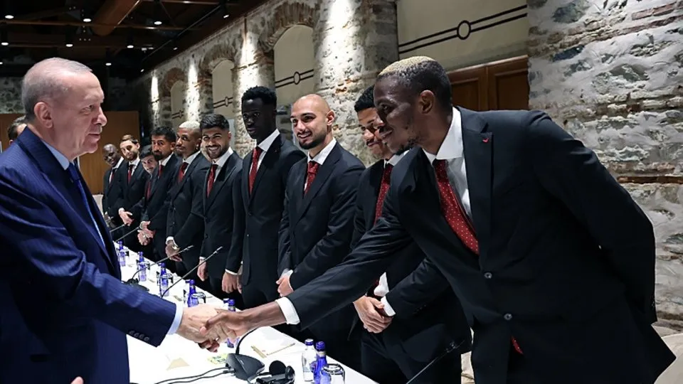 Başkan Erdoğan Galatasaray futbol takımını kabul etti! Victor Osimhen de yer aldı