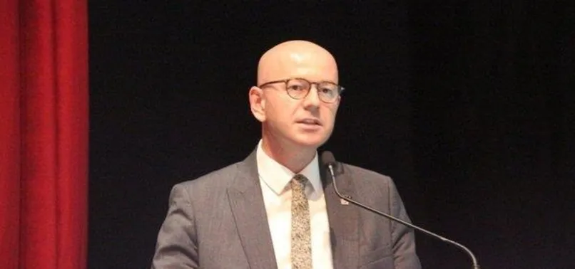 CHP Balıkesir İl Başkanı Serkan Sarı Türk kadınına vurulan zinciri savundu!