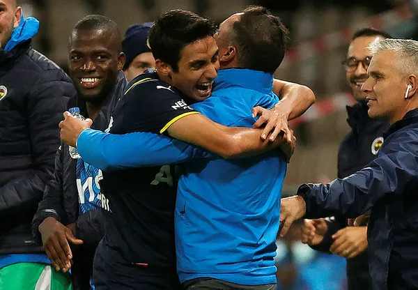 Son dakika: Fenerbahçe Teknik Direktörü Pereira’dan gençlere övgü