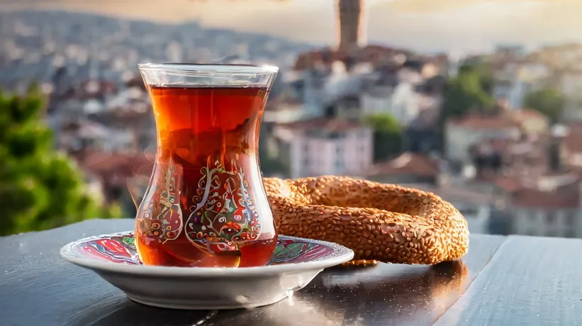 Çay tiryakilerine müjde: Bunu duyan bardak bardak içiyor! Doğal filtreymiş...