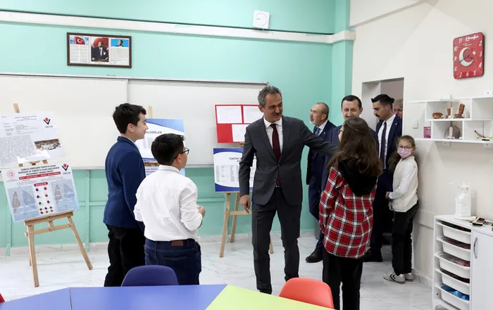 Son dakika: Milli Eğitim Bakanı Özer açıkladı! İşte yaz okulları, destekleme ve yetiştirme kursları için başvuru tarihi