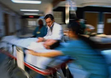 11 öğrenci yediği tavuk dürümden zehirlendi