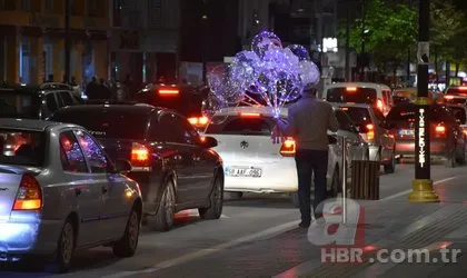 Sokağa çıkma kısıtlaması sona erdi Sivas’ta vatandaşlar sokağa akın etti