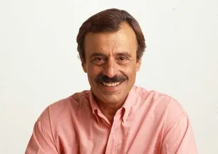 54 yıllık eşi Süt Kardeşler'in Afife'siymiş! 82 yaşındaki Şevket Altuğ bakın kiminle evli...