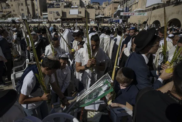 Fanatik Yahudilerden Mescid-i Aksa’ya baskın