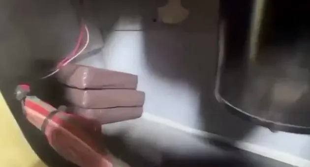 1786778999822.jpeg Zehir tacirlerine kıskaç! Limanda kokain, araçta takoz esrar - 3