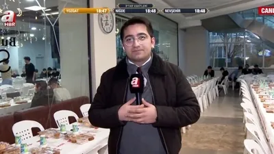 Kütüphanedeki öğrencilerin iftar molası!