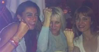 Özge Ulusoy karaya ayak bastı!