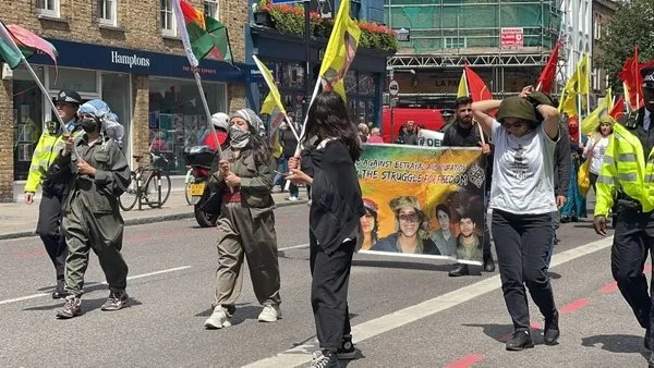 Avrupa’dan rezil görüntüler! İtalya'nın başkenti Roma'da terör propagandası: PKK yandaşları yürüyüş düzenledi - 5