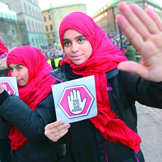 1688437435728.jpg Terör yuvası İsveç İslam'la savaş halinde: Mahkeme kararıyla Kur'an yaktırıyorlar - 6