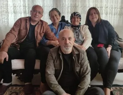 30un-uzerinde-sertifikasi-var-esme-teyze-yksye-girdi-tek-hedefi-adalet-okumak-1655651279821.jpg 30’un üzerinde sertifikası var! Esme teyze YKS’ye girdi: Tek hedefi adalet okumak - 5