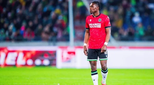 Galatasaray’ın solu Derrick Köhn’e emanet! Defanstaki soruna Almanya’dan çözüm! İşte teklif...