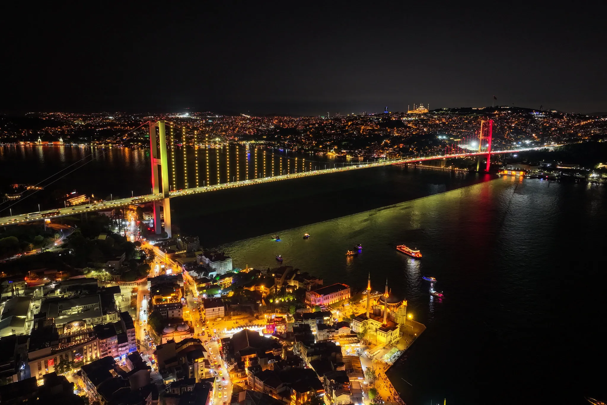 Galatasaray'ın 26. Şampiyonluğu 15 Temmuz Şehitler Köprüsü'nde Kutlandı